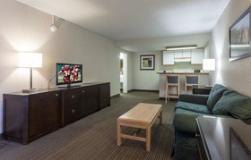 Red Roof Inn & Suites Dekalb