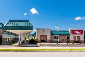 Red Roof Inn & Suites Dekalb