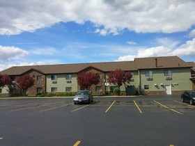 Super 8 by Wyndham DeKalb IL