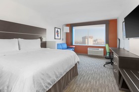 Holiday Inn Express & Suites Chicago O'Hare Airport