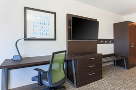 Holiday Inn Express & Suites Chicago O'Hare Airport