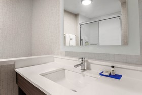 Holiday Inn Express & Suites Chicago O'Hare Airport
