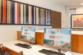 Holiday Inn Express & Suites Chicago O'Hare Airport