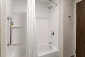 Holiday Inn Express & Suites Chicago O'Hare Airport
