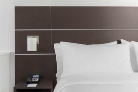 Holiday Inn Express & Suites Chicago O'Hare Airport