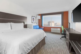 Holiday Inn Express & Suites Chicago O'Hare Airport