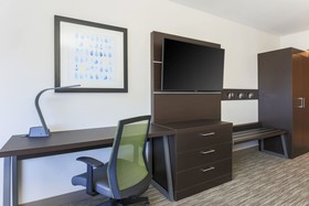 Holiday Inn Express & Suites Chicago O'Hare Airport