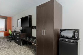Holiday Inn Express & Suites Chicago O'Hare Airport