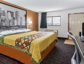 Super 8 by Wyndham Dixon