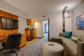 DoubleTree Suites by Hilton Hotel & Conference Center Chicago-Downers Grove