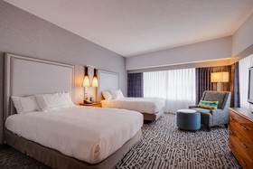 DoubleTree Suites by Hilton Hotel & Conference Center Chicago-Downers Grove