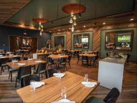DoubleTree Suites by Hilton Hotel & Conference Center Chicago-Downers Grove