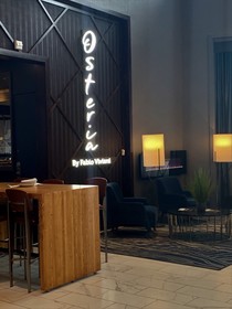 DoubleTree Suites by Hilton Hotel & Conference Center Chicago-Downers Grove