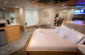 Sybaris Downers Grove