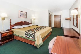 Super 8 by Wyndham Dwight