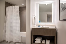 Hyatt House East Moline / Quad Cities
