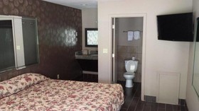 Royal Relax Inn Fairmont City