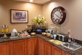 Country Hearth Inn & Suites - Edwardsville / St. Louis