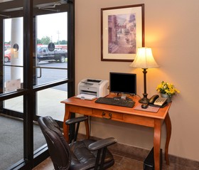 Country Hearth Inn & Suites - Edwardsville / St. Louis