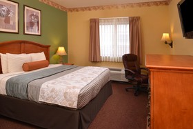 Country Hearth Inn & Suites - Edwardsville / St. Louis