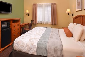 Country Hearth Inn & Suites - Edwardsville / St. Louis