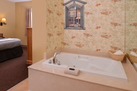 Country Hearth Inn & Suites - Edwardsville / St. Louis