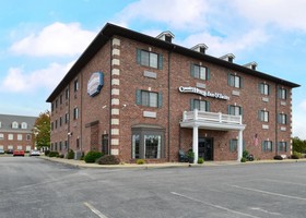 Country Hearth Inn & Suites - Edwardsville / St. Louis