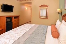 Country Hearth Inn & Suites - Edwardsville / St. Louis