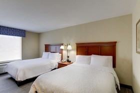 Hampton Inn & Suites St. Louis-Edwardsville