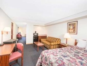 Days Inn by Wyndham Effingham