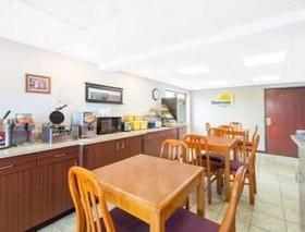 Days Inn by Wyndham Effingham