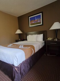 Quality Inn Elgin