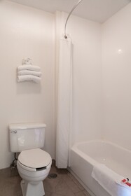 Super 8 by Wyndham Elgin