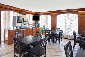 Days Inn Elk Grove Village/Chicago/OHare Airport West