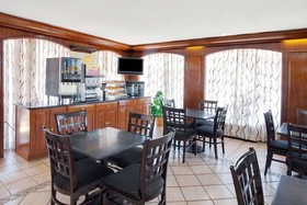 Days Inn Elk Grove Village/Chicago/OHare Airport West