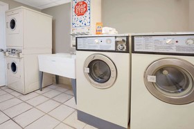 Days Inn Elk Grove Village/Chicago/OHare Airport West