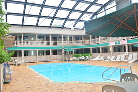 Elk Grove Hotel