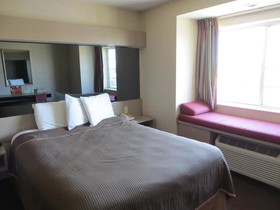 Red Lion Inn & Suites Elk Grove Village