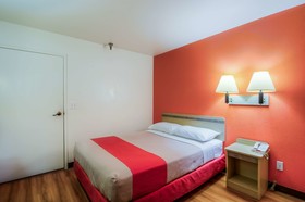 Motel 6 Chicago Elk Grove