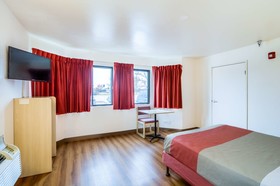 Motel 6 Chicago Elk Grove