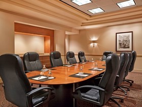 Sheraton Suites Chicago Elk Grove