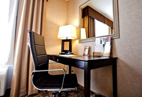 Clarion Inn Elmhurst