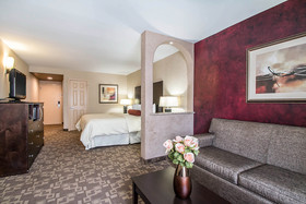Clarion Inn Elmhurst