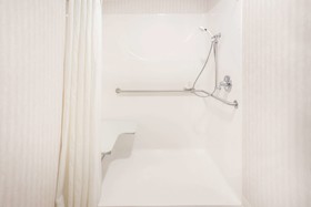 Burgundy Inn & Suites