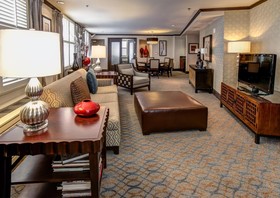 Hilton Orrington/Evanston