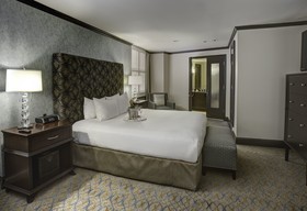 Hilton Orrington/Evanston