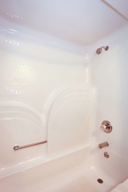 Econo Lodge Inn & Suites