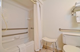 Econo Lodge Inn & Suites