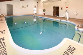 Econo Lodge Inn & Suites