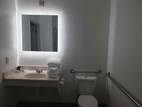 Country Inn & Suites by Radisson, Fairview Heights, IL